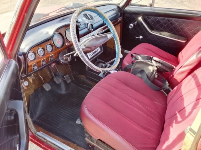 ВАЗ 2103 1975 в Коростене на Automoto.ua Красный ВАЗ 2103, объемом двигателя 0 л и пробегом 444 тыс. км за 500 $, фото 4 на Automoto.ua