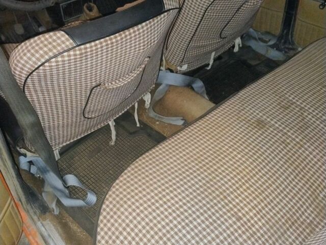 Красный ВАЗ 2103, объемом двигателя 1.5 л и пробегом 110 тыс. км за 800 $, фото 4 на Automoto.ua