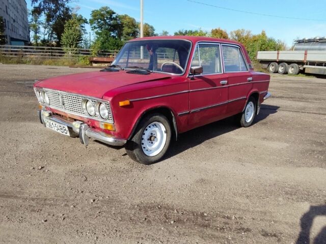 ВАЗ 2103 1975 в Коростене на Automoto.ua Красный ВАЗ 2103, объемом двигателя 0 л и пробегом 444 тыс. км за 500 $, фото 1 на Automoto.ua