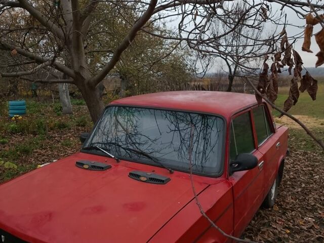 Красный ВАЗ 2103, объемом двигателя 1.5 л и пробегом 300 тыс. км за 381 $, фото 1 на Automoto.ua