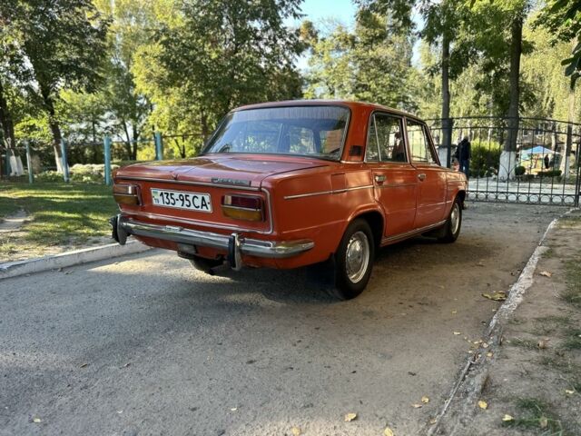 Красный ВАЗ 2103, объемом двигателя 0 л и пробегом 157 тыс. км за 605 $, фото 2 на Automoto.ua