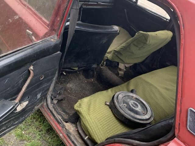 Красный ВАЗ 2103, объемом двигателя 1.3 л и пробегом 3 тыс. км за 237 $, фото 5 на Automoto.ua