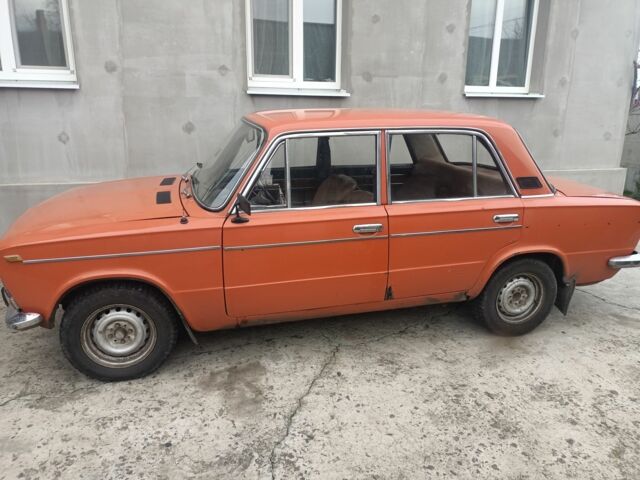 Красный ВАЗ 2103, объемом двигателя 1.5 л и пробегом 150 тыс. км за 400 $, фото 1 на Automoto.ua