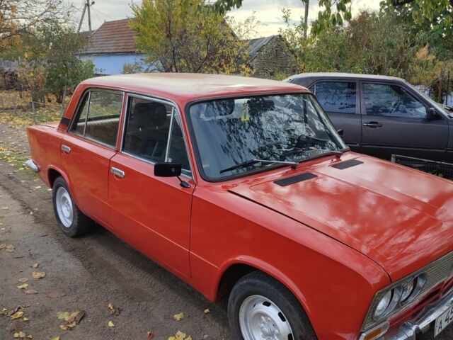 ВАЗ 2103 1976 в Николаеве на Automoto.ua Красный ВАЗ 2103, объемом двигателя 1 л и пробегом 29 тыс. км за 1000 $, фото 2 на Automoto.ua