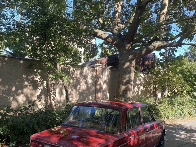 ВАЗ 2103 1976 в Одессе на Automoto.ua Красный ВАЗ 2103, объемом двигателя 1.6 л и пробегом 200 тыс. км за 450 $, фото 3 на Automoto.ua