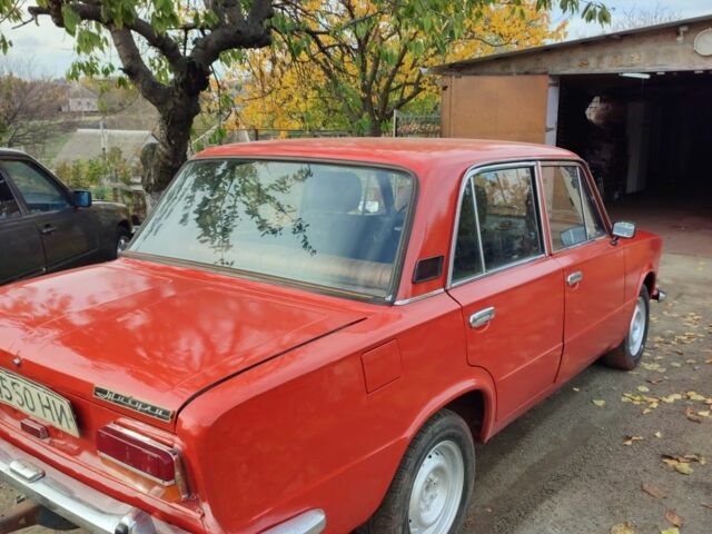 ВАЗ 2103 1976 в Николаеве на Automoto.ua Красный ВАЗ 2103, объемом двигателя 1 л и пробегом 29 тыс. км за 1000 $, фото 3 на Automoto.ua