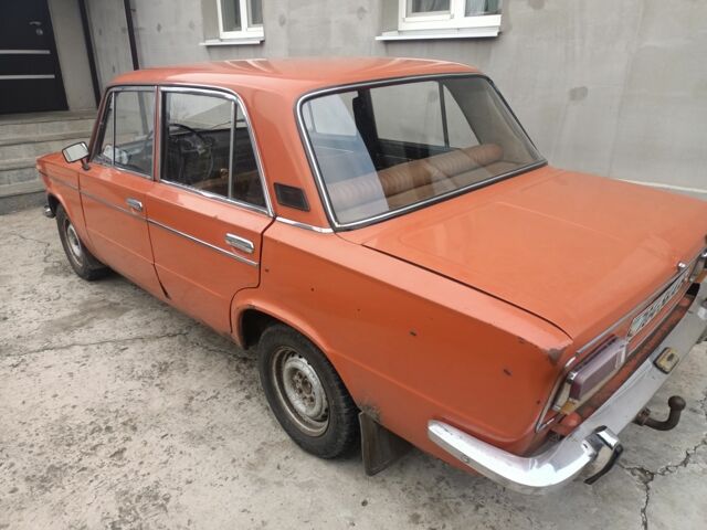 Красный ВАЗ 2103, объемом двигателя 1.5 л и пробегом 150 тыс. км за 400 $, фото 3 на Automoto.ua