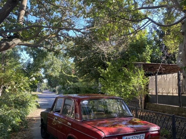 ВАЗ 2103 1976 в Одессе на Automoto.ua Красный ВАЗ 2103, объемом двигателя 1.6 л и пробегом 200 тыс. км за 450 $, фото 2 на Automoto.ua