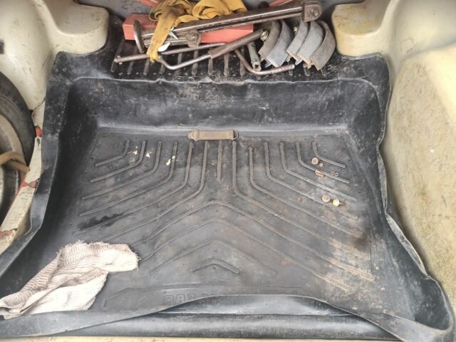 Красный ВАЗ 2103, объемом двигателя 1.5 л и пробегом 150 тыс. км за 400 $, фото 6 на Automoto.ua