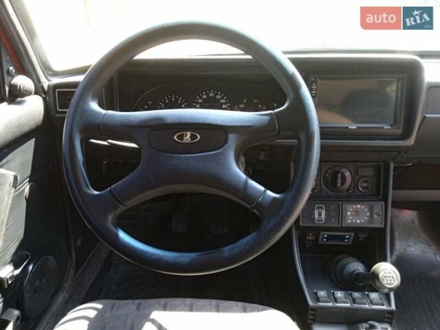 Красный ВАЗ 2103, объемом двигателя 1.45 л и пробегом 46 тыс. км за 3530 $, фото 11 на Automoto.ua