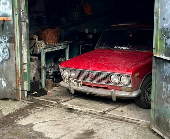 Красный ВАЗ 2103, объемом двигателя 1.3 л и пробегом 1 тыс. км за 473 $, фото 2 на Automoto.ua