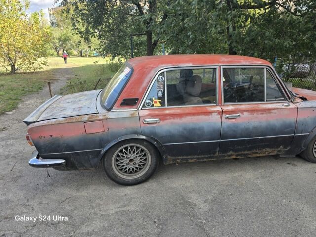 Красный ВАЗ 2103, объемом двигателя 1.5 л и пробегом 60 тыс. км за 1300 $, фото 2 на Automoto.ua