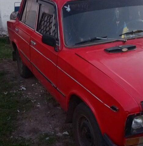 ВАЗ 2103 1980 в Полтаве на Automoto.ua Красный ВАЗ 2103, объемом двигателя 1.3 л и пробегом 300 тыс. км за 321 $, фото 1 на Automoto.ua