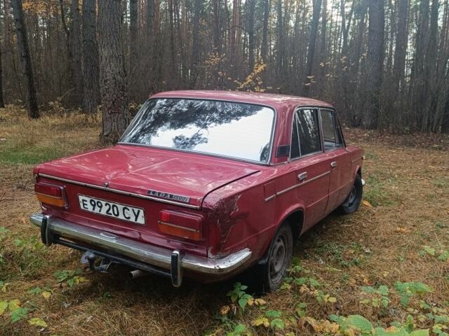 Червоний ВАЗ 2103, об'ємом двигуна 0 л та пробігом 200 тис. км за 334 $, фото 2 на Automoto.ua