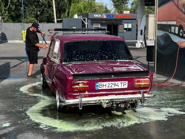 Красный ВАЗ 2103, объемом двигателя 1.3 л и пробегом 300 тыс. км за 650 $, фото 2 на Automoto.ua