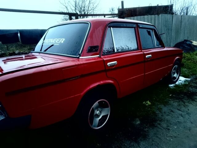 Червоний ВАЗ 2103, об'ємом двигуна 1.5 л та пробігом 29 тис. км за 1200 $, фото 3 на Automoto.ua