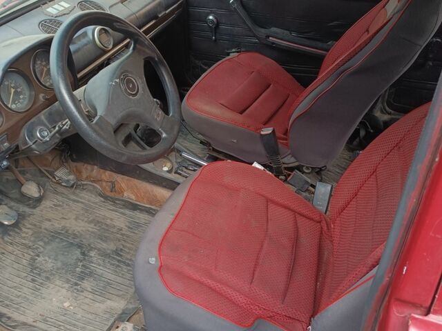 Красный ВАЗ 2103, объемом двигателя 2 л и пробегом 3 тыс. км за 500 $, фото 4 на Automoto.ua