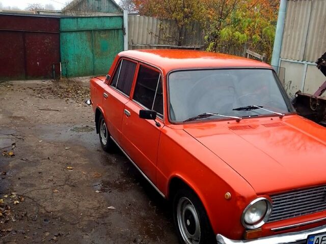 Красный ВАЗ 2103, объемом двигателя 1.2 л и пробегом 0 тыс. км за 750 $, фото 3 на Automoto.ua