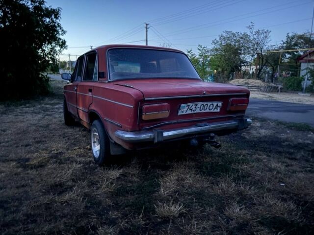 Красный ВАЗ 2103, объемом двигателя 1.5 л и пробегом 120 тыс. км за 600 $, фото 1 на Automoto.ua