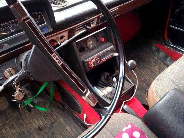 Красный ВАЗ 2103, объемом двигателя 1.2 л и пробегом 0 тыс. км за 750 $, фото 5 на Automoto.ua