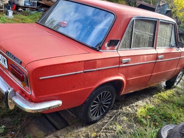 Красный ВАЗ 2103, объемом двигателя 0 л и пробегом 200 тыс. км за 716 $, фото 2 на Automoto.ua