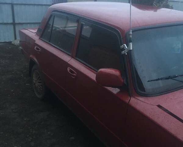 Красный ВАЗ 2103, объемом двигателя 0 л и пробегом 80 тыс. км за 675 $, фото 2 на Automoto.ua