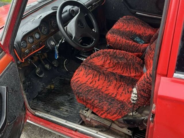 Красный ВАЗ 2103, объемом двигателя 1.5 л и пробегом 120 тыс. км за 500 $, фото 3 на Automoto.ua