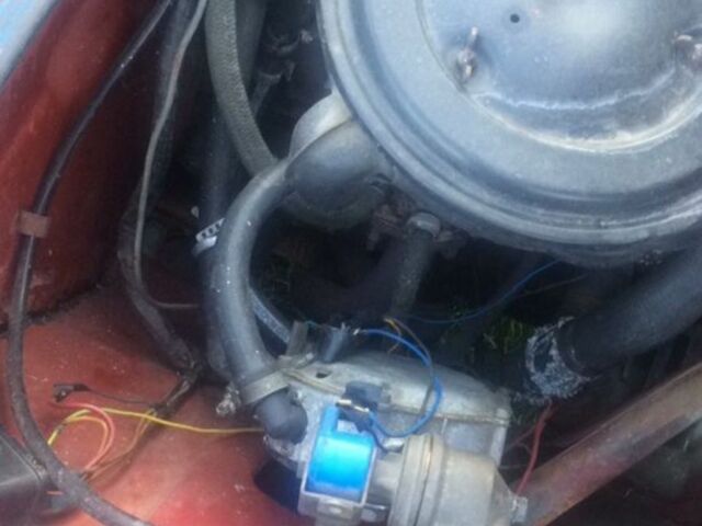 Красный ВАЗ 2103, объемом двигателя 1 л и пробегом 380 тыс. км за 750 $, фото 5 на Automoto.ua