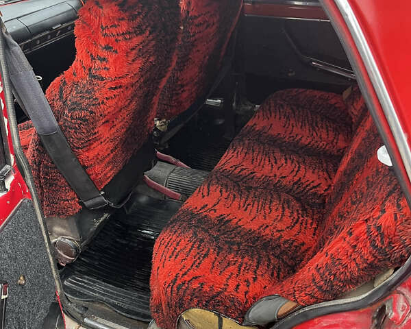 Красный ВАЗ 2103, объемом двигателя 0 л и пробегом 120 тыс. км за 530 $, фото 2 на Automoto.ua