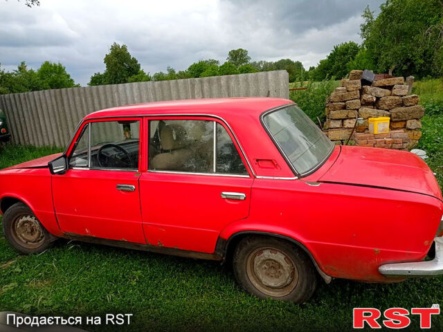 Красный ВАЗ 2103, объемом двигателя 1.3 л и пробегом 0 тыс. км за 312 $, фото 2 на Automoto.ua