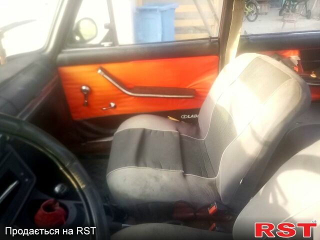 Красный ВАЗ 2103, объемом двигателя 1.3 л и пробегом 0 тыс. км за 360 $, фото 3 на Automoto.ua