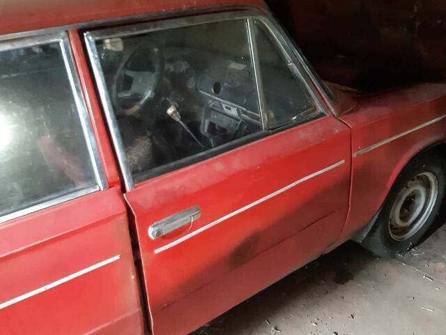 ВАЗ 2103 1983 в Веселиново на Automoto.ua Красный ВАЗ 2103, объемом двигателя 0 л и пробегом 15 тыс. км за 429 $, фото 5 на Automoto.ua