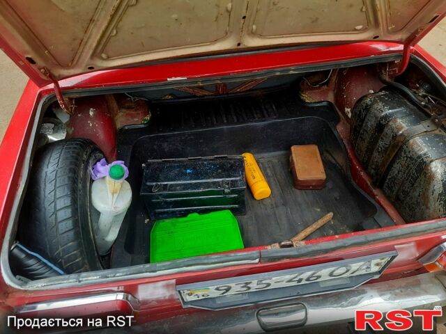 Красный ВАЗ 2103, объемом двигателя 1.6 л и пробегом 0 тыс. км за 800 $, фото 4 на Automoto.ua