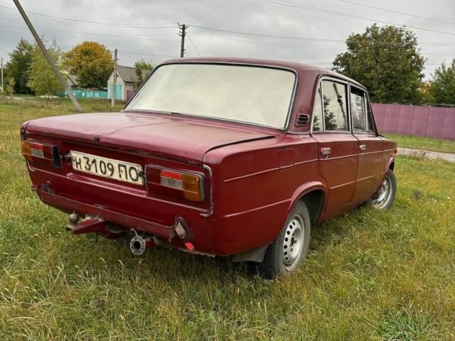 ВАЗ 2103 1984 в Кременчуге на Automoto.ua Красный ВАЗ 2103, объемом двигателя 1.6 л и пробегом 320 тыс. км за 300 $, фото 2 на Automoto.ua