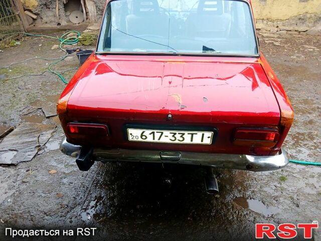 Красный ВАЗ 2103, объемом двигателя 1.5 л и пробегом 300 тыс. км за 450 $, фото 4 на Automoto.ua