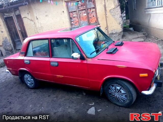 Красный ВАЗ 2103, объемом двигателя 1.5 л и пробегом 300 тыс. км за 450 $, фото 12 на Automoto.ua
