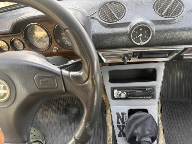 Красный ВАЗ 2103, объемом двигателя 1.5 л и пробегом 150 тыс. км за 600 $, фото 9 на Automoto.ua