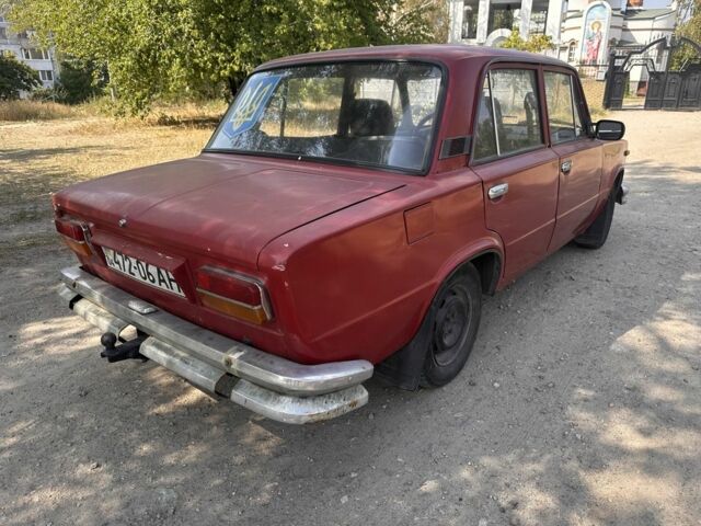 Красный ВАЗ 2103, объемом двигателя 1.5 л и пробегом 150 тыс. км за 600 $, фото 4 на Automoto.ua