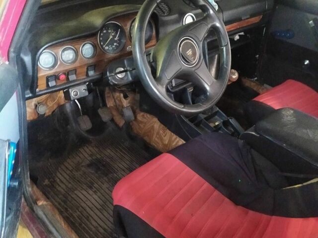 Красный ВАЗ 2103, объемом двигателя 0 л и пробегом 201 тыс. км за 729 $, фото 3 на Automoto.ua