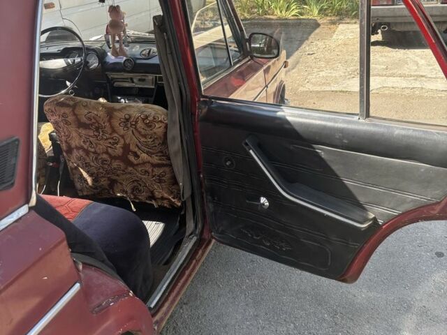 Красный ВАЗ 2103, объемом двигателя 0 л и пробегом 200 тыс. км за 475 $, фото 5 на Automoto.ua