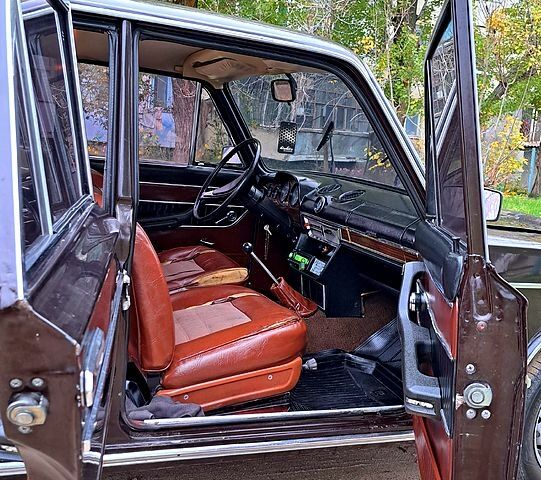 ВАЗ 2103, объемом двигателя 1.5 л и пробегом 485 тыс. км за 1000 $, фото 4 на Automoto.ua
