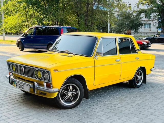 Желтый ВАЗ 2103, объемом двигателя 2 л и пробегом 5 тыс. км за 807 $, фото 3 на Automoto.ua