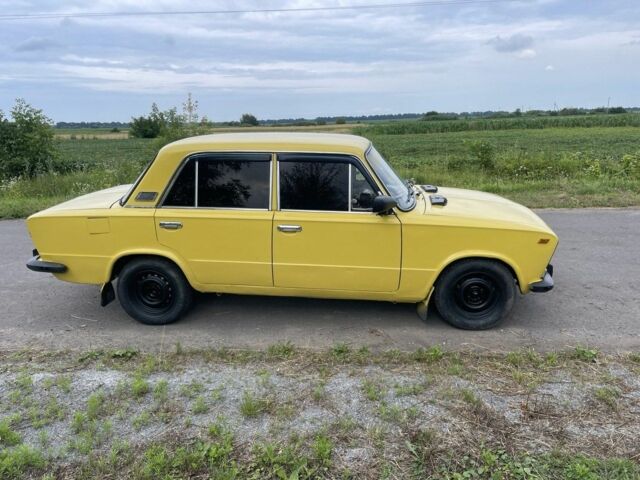 Желтый ВАЗ 2103, объемом двигателя 1 л и пробегом 79 тыс. км за 1000 $, фото 1 на Automoto.ua