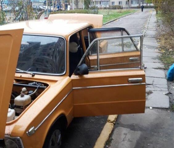 Желтый ВАЗ 2103, объемом двигателя 1.5 л и пробегом 3 тыс. км за 576 $, фото 7 на Automoto.ua