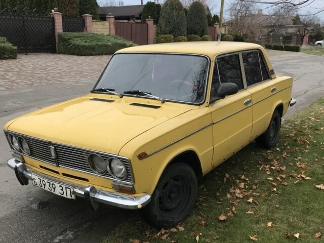 Желтый ВАЗ 2103, объемом двигателя 1.5 л и пробегом 805 тыс. км за 713 $, фото 4 на Automoto.ua