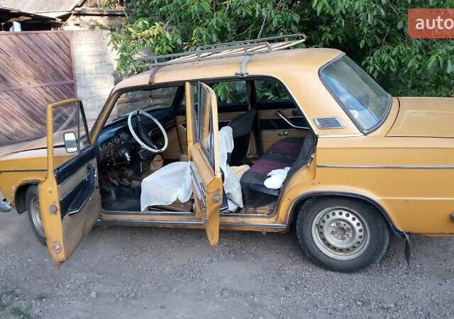 Жовтий ВАЗ 2103, об'ємом двигуна 1.5 л та пробігом 150 тис. км за 962 $, фото 2 на Automoto.ua