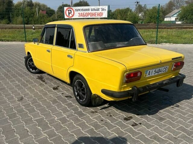 Желтый ВАЗ 2103, объемом двигателя 1.8 л и пробегом 70 тыс. км за 1250 $, фото 2 на Automoto.ua