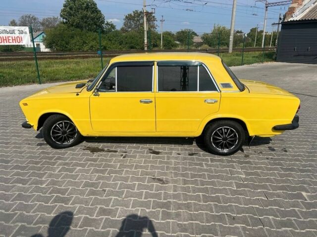 Желтый ВАЗ 2103, объемом двигателя 1.8 л и пробегом 70 тыс. км за 1250 $, фото 1 на Automoto.ua