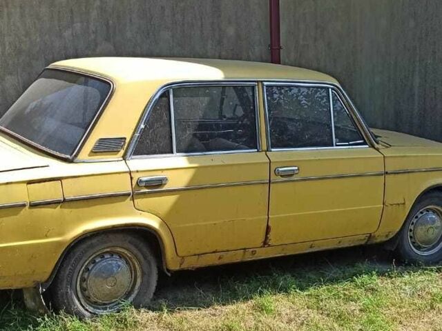 Жовтий ВАЗ 2103, об'ємом двигуна 1.5 л та пробігом 200 тис. км за 450 $, фото 1 на Automoto.ua