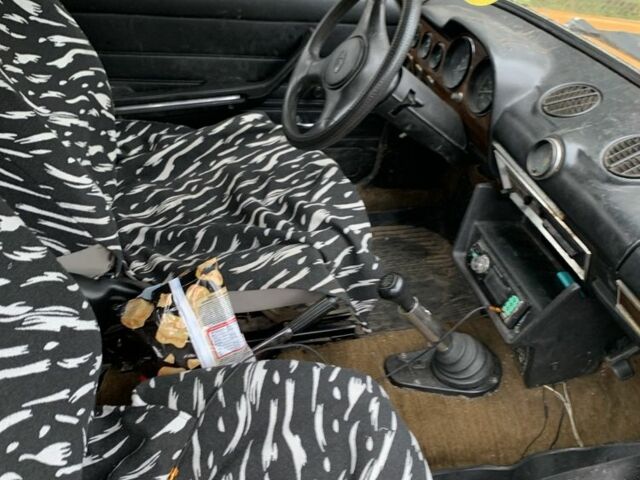 ВАЗ 2103 1975 в Коростене на Automoto.ua Желтый ВАЗ 2103, объемом двигателя 1.3 л и пробегом 3 тыс. км за 433 $, фото 4 на Automoto.ua